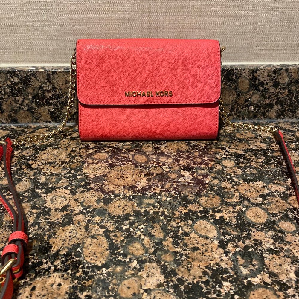 MICHAEL KHORS SMALL CROSSBODY PURSE